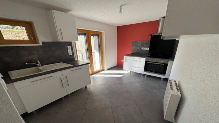 Ma-Cabane - Location Appartement Saint-Georges-en-Couzan, 51 m²