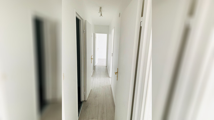 Ma-Cabane - Location Appartement SAINT-GRATIEN, 69 m²