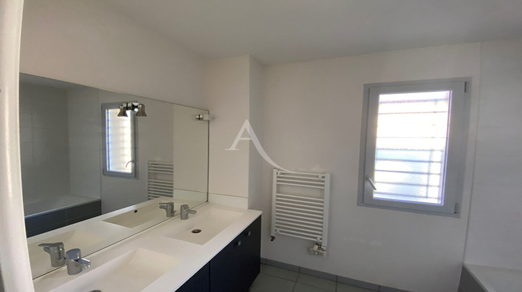 Ma-Cabane - Location Appartement SAINT-JEAN, 65 m²