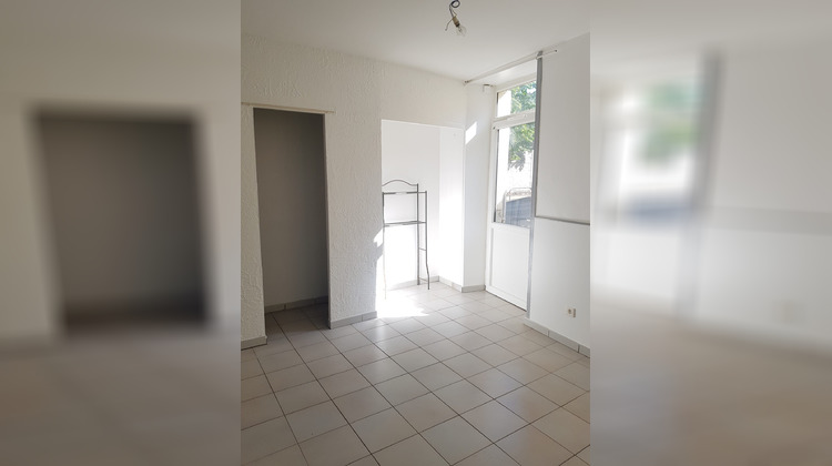 Ma-Cabane - Location Appartement Saint-Jean-d'Angély, 23 m²