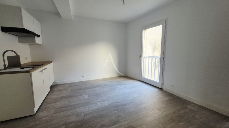 Ma-Cabane - Location Appartement SAINT-JEAN-D'ANGELY, 35 m²