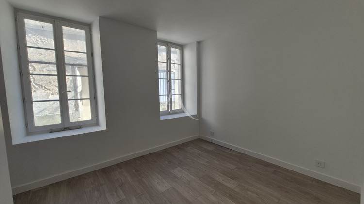 Ma-Cabane - Location Appartement SAINT-JEAN-D'ANGELY, 35 m²