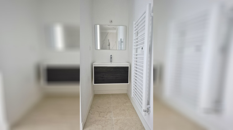 Ma-Cabane - Location Appartement SAINT-JEAN-D'ANGELY, 35 m²