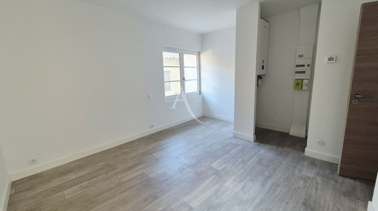 Ma-Cabane - Location Appartement SAINT-JEAN-D'ANGELY, 35 m²