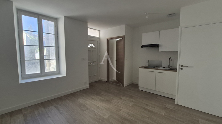 Ma-Cabane - Location Appartement SAINT-JEAN-D'ANGELY, 32 m²