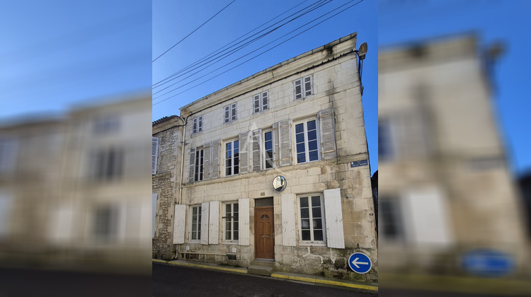 Ma-Cabane - Location Appartement SAINT-JEAN-D'ANGELY, 32 m²