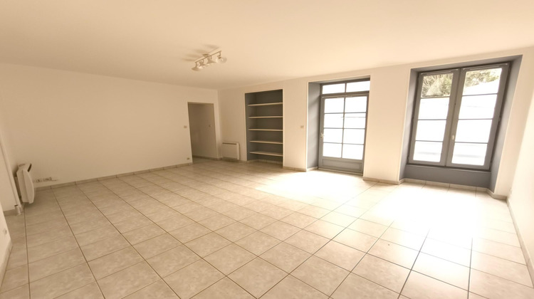 Ma-Cabane - Location Appartement Saint-Jean-d'Angely, 65 m²