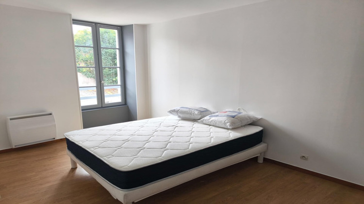 Ma-Cabane - Location Appartement Saint-Jean-d'Angely, 65 m²