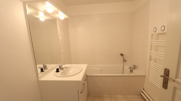 Ma-Cabane - Location Appartement SAINT-JEAN-DE-LA-RUELLE, 64 m²