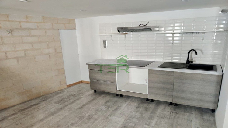 Ma-Cabane - Location Appartement SAINT-JEAN-DE-VEDAS, 38 m²