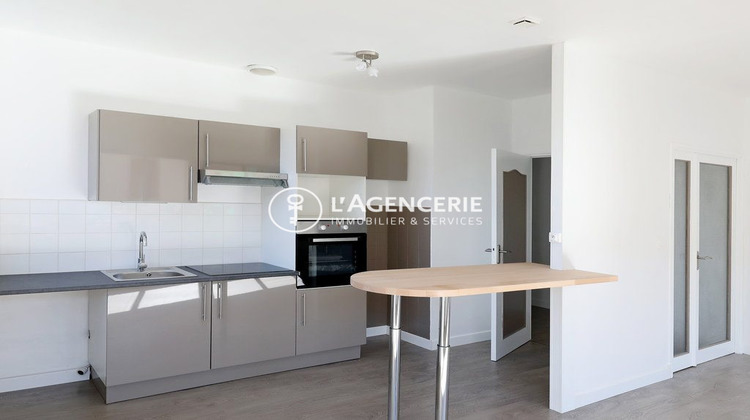 Ma-Cabane - Location Appartement Saint-Juéry, 118 m²