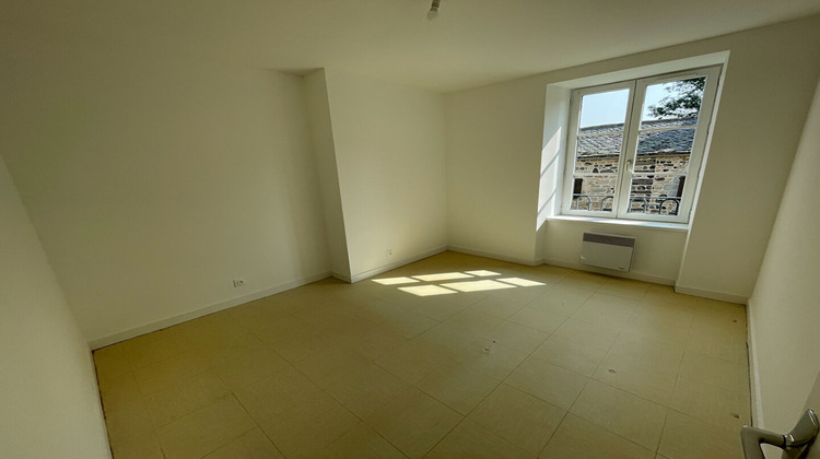 Ma-Cabane - Location Appartement SAINT-JULIEN-CHAPTEUIL, 87 m²