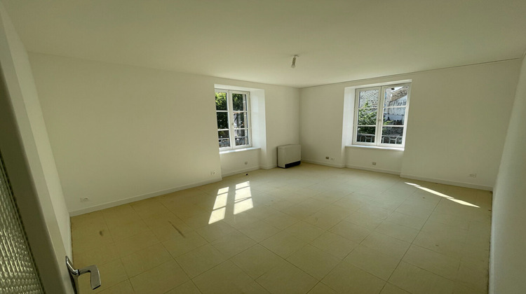 Ma-Cabane - Location Appartement SAINT-JULIEN-CHAPTEUIL, 87 m²