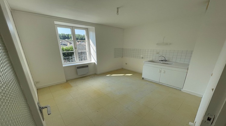 Ma-Cabane - Location Appartement SAINT-JULIEN-CHAPTEUIL, 87 m²