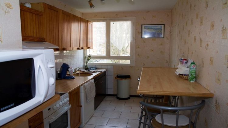 Ma-Cabane - Location Appartement Saint-Julien-les-Villas, 75 m²