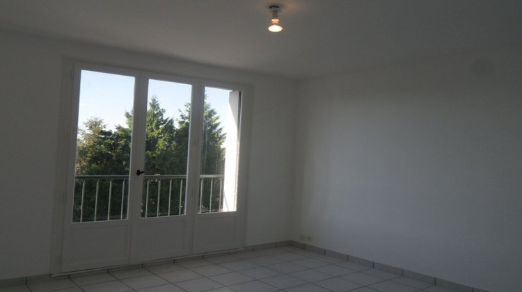 Ma-Cabane - Location Appartement Saint-Julien-les-Villas, 44 m²