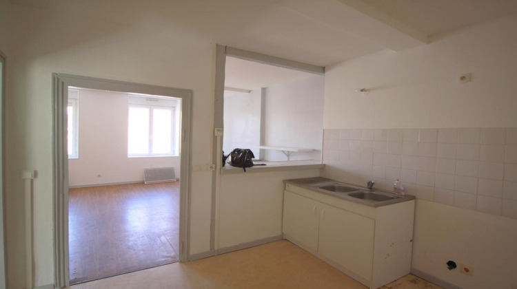 Ma-Cabane - Location Appartement SAINT JULIEN SUR REYSSOUZE, 60 m²