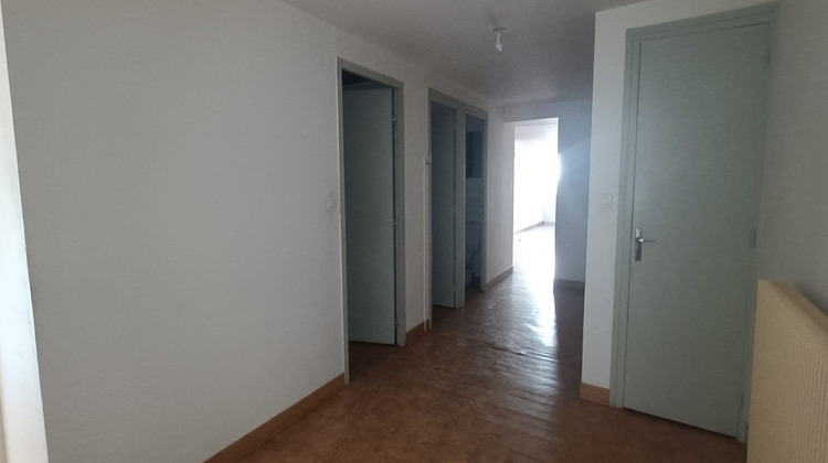 Ma-Cabane - Location Appartement Saint-Just-la-Pendue, 92 m²