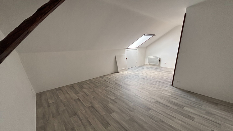 Ma-Cabane - Location Appartement SAINT-LAURENT-D'ANDENAY, 54 m²