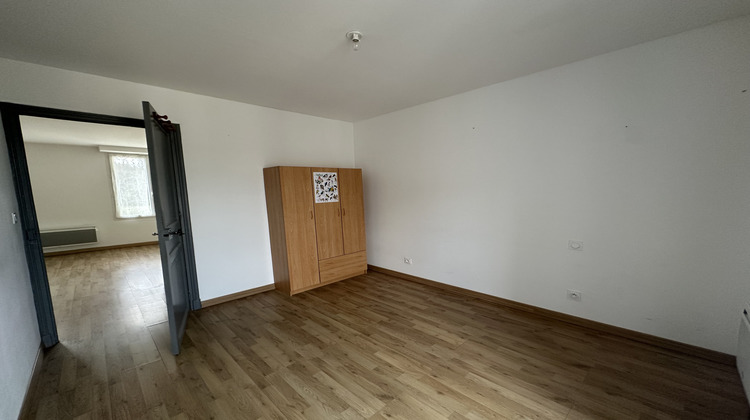 Ma-Cabane - Location Appartement Saint-Laurent-de-Cerdans, 63 m²