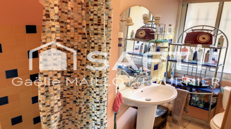 Ma-Cabane - Location Appartement Saint-Laurent-de-Cerdans, 40 m²