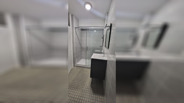 Ma-Cabane - Location Appartement SAINT-LAURENT-DE-LA-SALANQUE, 79 m²