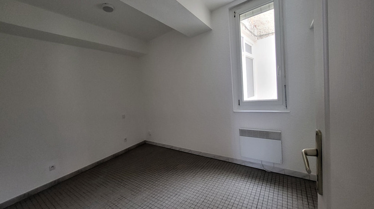 Ma-Cabane - Location Appartement SAINT-LAURENT-DE-LA-SALANQUE, 79 m²
