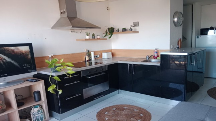 Ma-Cabane - Location Appartement SAINT-LAURENT-DU-VAR, 35 m²