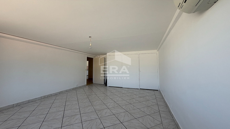 Ma-Cabane - Location Appartement SAINT-LAURENT-DU-VAR, 90 m²