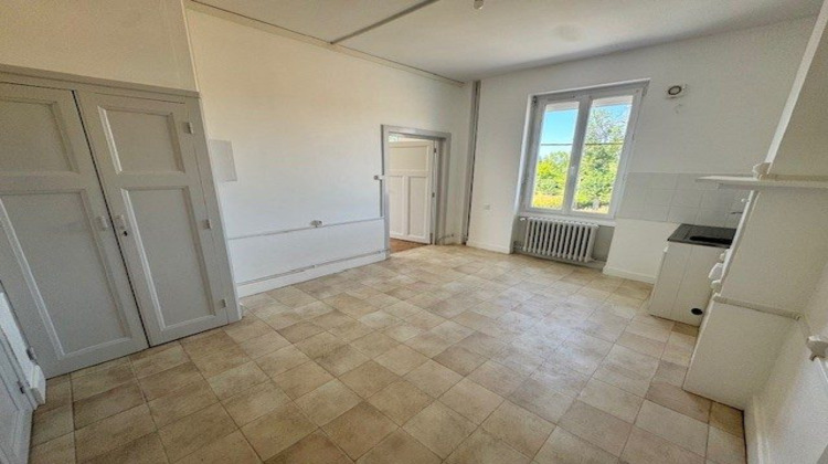 Ma-Cabane - Location Appartement Saint-Laurent-la-Conche, 44 m²