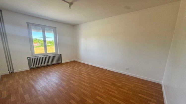 Ma-Cabane - Location Appartement Saint-Laurent-la-Conche, 44 m²