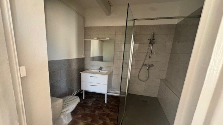 Ma-Cabane - Location Appartement Saint-Laurent-la-Conche, 44 m²