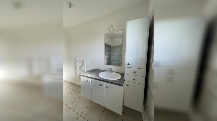 Ma-Cabane - Location Appartement Saint-Laurent-la-Conche, 104 m²