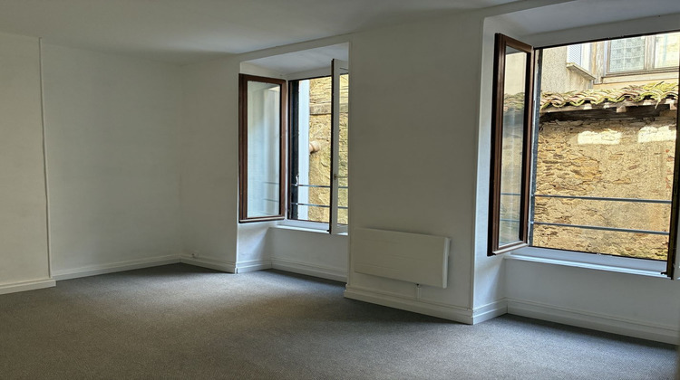 Ma-Cabane - Location Appartement SAINT LEONARD DE NOBLAT, 47 m²