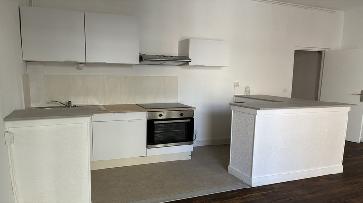 Ma-Cabane - Location Appartement Saint-Léonard-de-Noblat, 48 m²