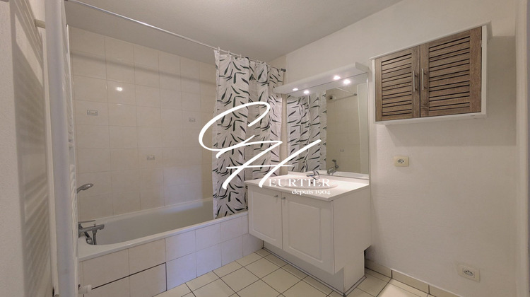 Ma-Cabane - Location Appartement Saint-Martin-d'Hères, 43 m²