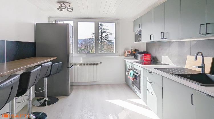 Ma-Cabane - Location Appartement Saint-Martin-d'Heres, 77 m²