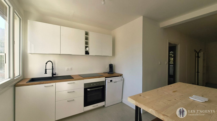 Ma-Cabane - Location Appartement SAINT-MARTIN-D'HERES, 85 m²
