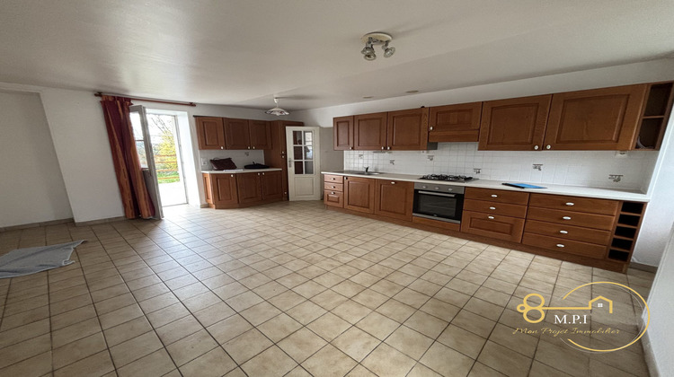 Ma-Cabane - Location Appartement Saint-Martin-de-Connée, 89 m²