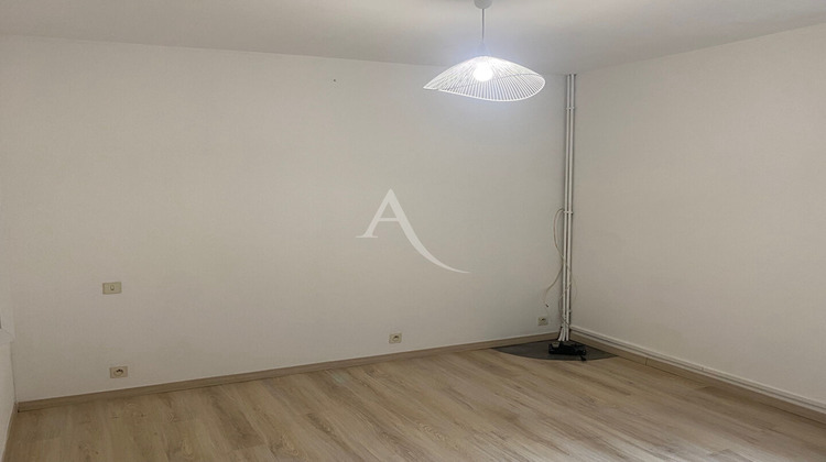 Ma-Cabane - Location Appartement SAINT-MARTIN-DE-L'ARCON, 53 m²