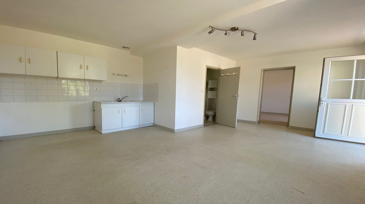 Ma-Cabane - Location Appartement Saint-Martin-de-la-Place, 34 m²