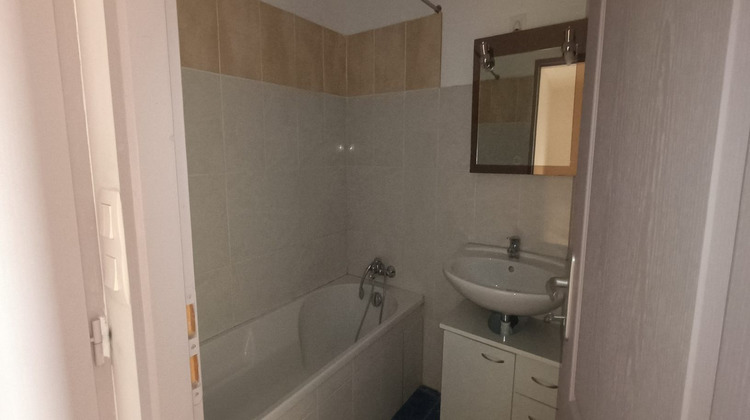Ma-Cabane - Location Appartement Saint-Martin-Lestra, 60 m²