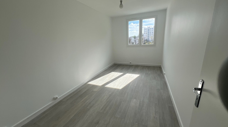 Ma-Cabane - Location Appartement SAINT MAUR DES FOSSES, 55 m²