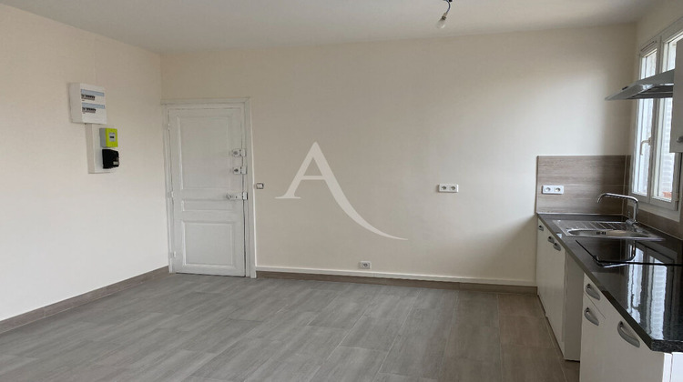 Ma-Cabane - Location Appartement SAINT-MAUR-DES-FOSSES, 20 m²
