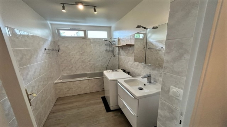 Ma-Cabane - Location Appartement SAINT-MAUR-DES-FOSSES, 46 m²
