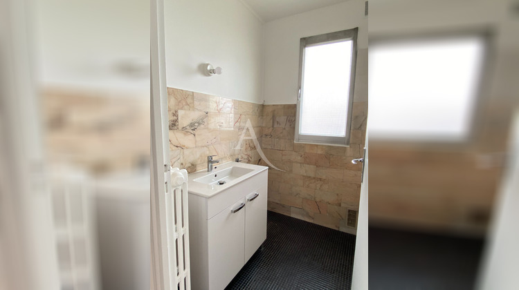 Ma-Cabane - Location Appartement SAINT-MAUR-DES-FOSSES, 63 m²