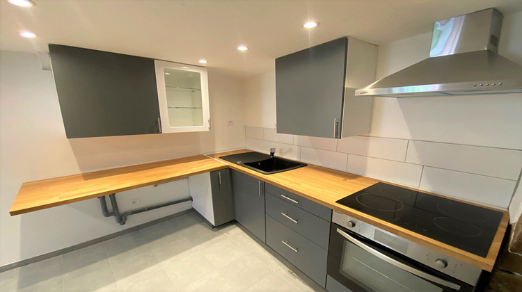 Ma-Cabane - Location Appartement SAINT-MAXIMIN-LA-SAINTE-BAUME, 38 m²