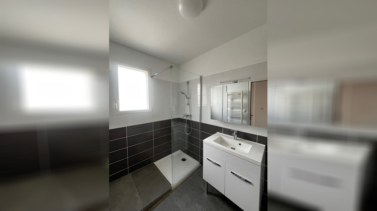 Ma-Cabane - Location Appartement SAINT-MAXIMIN-LA-SAINTE-BAUME, 84 m²