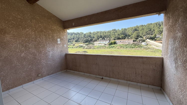 Ma-Cabane - Location Appartement Saint-Mitre-les-Remparts, 74 m²