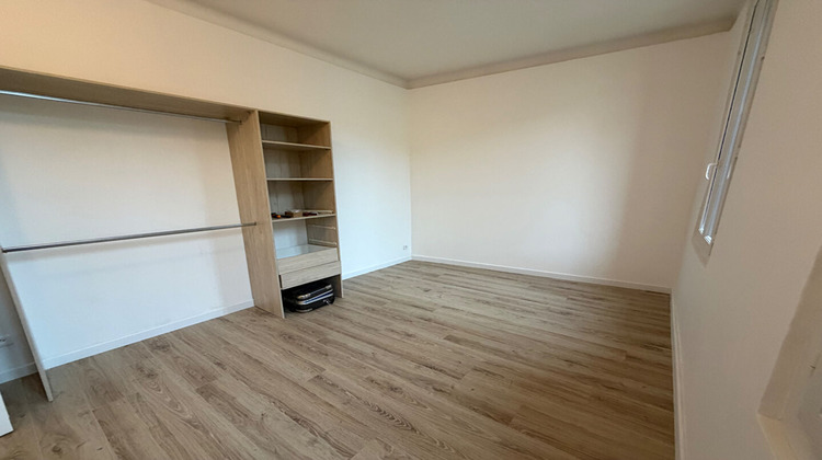 Ma-Cabane - Location Appartement SAINT-MITRE-LES-REMPARTS, 31 m²